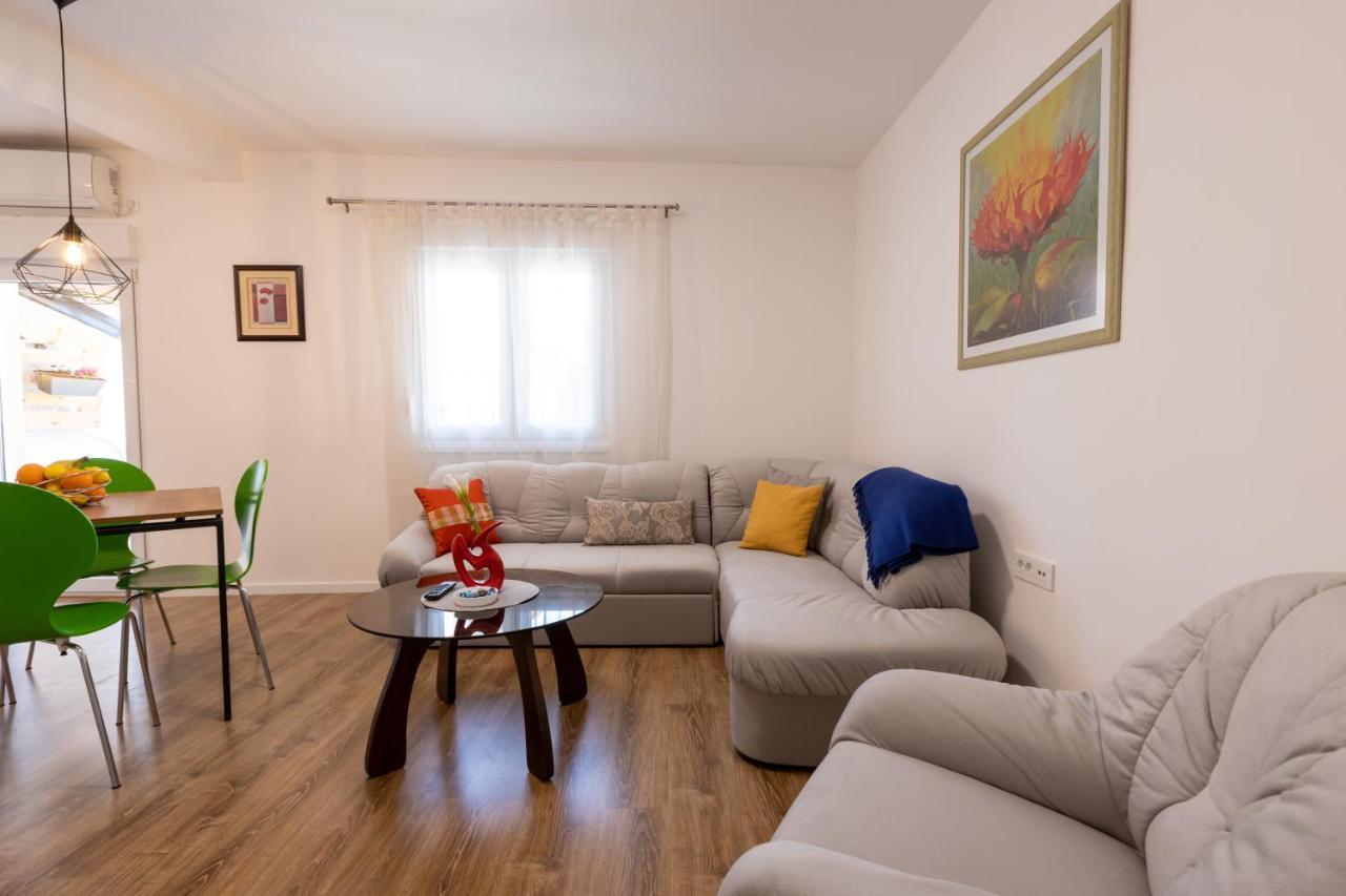 Self Check-In Apartment With Jacuzzi Mostar Extérieur photo