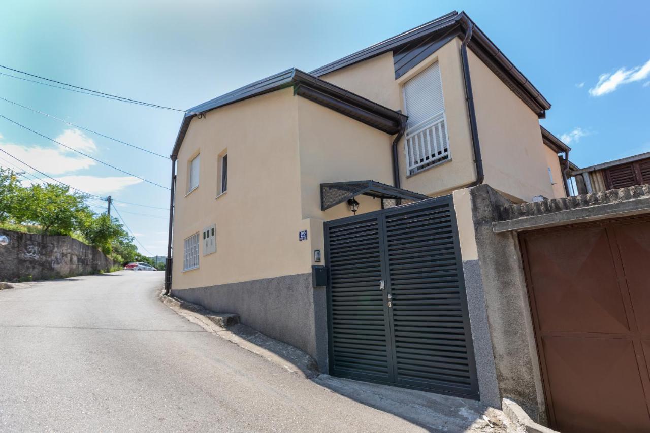 Self Check-In Apartment With Jacuzzi Mostar Extérieur photo